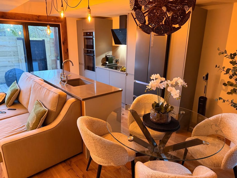 White River Retreats luxury lodges with Private Wood Fired Hot Tubs Nature lodge in Wales