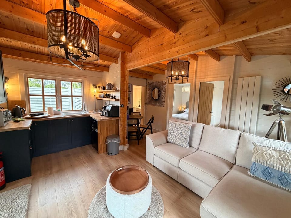 White River Retreats luxury lodges with Private Wood Fired Hot Tubs Nature lodge in Wales