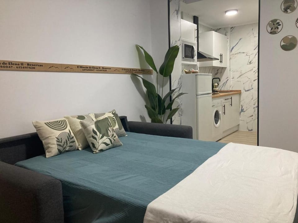 Bed, Living room