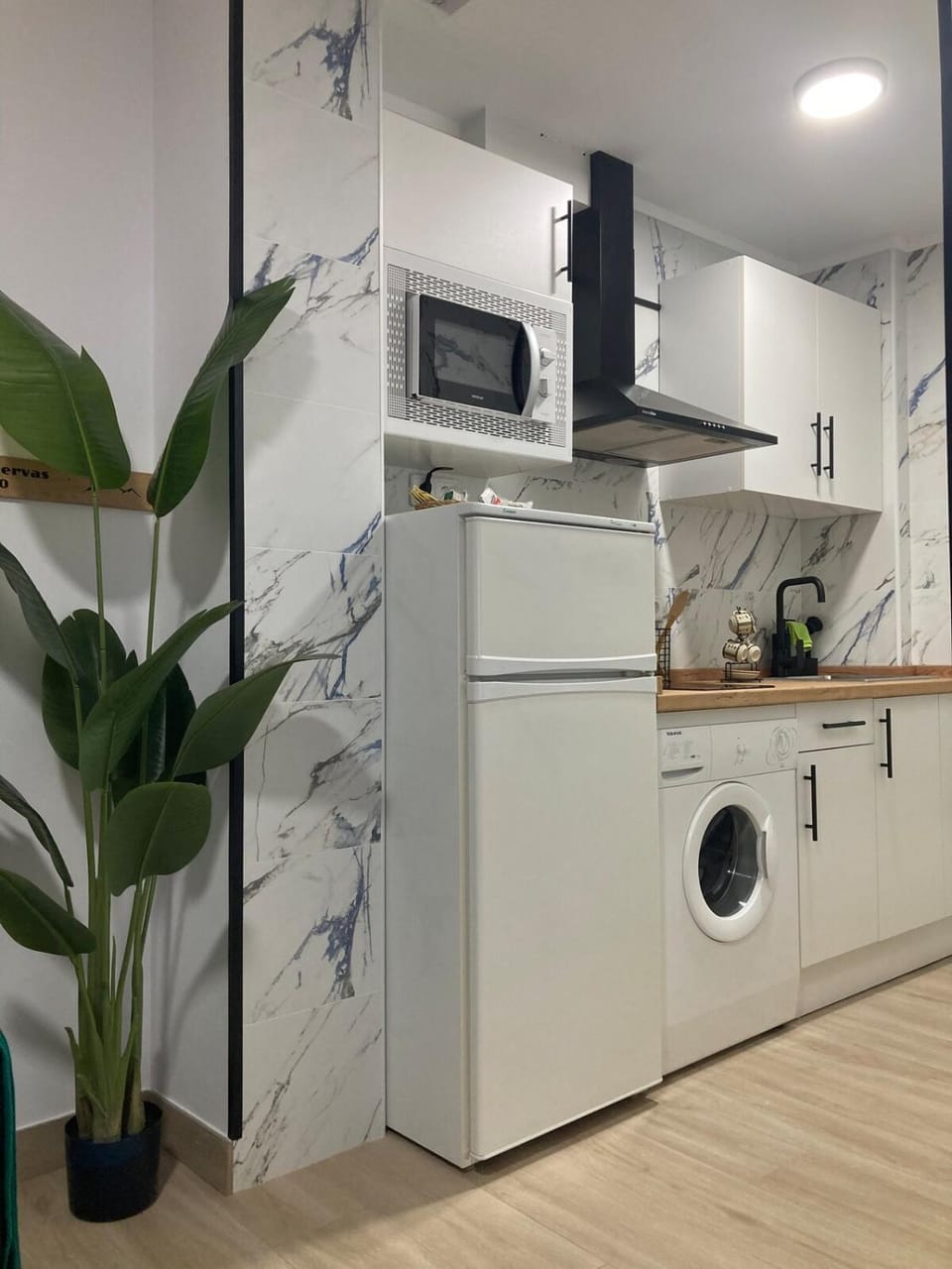 Kitchen or kitchenette