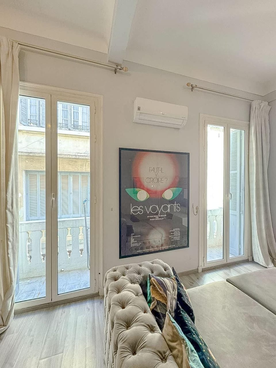 Living room, air conditioner