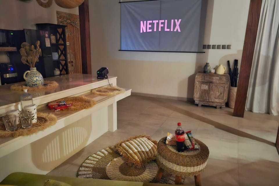 Activities, Living room, Evening entertainment