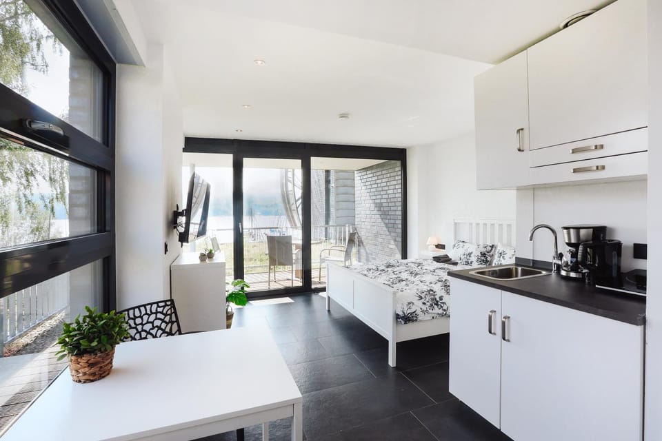 Bed, Kitchen or kitchenette, Photo of the whole room, Bedroom, stove