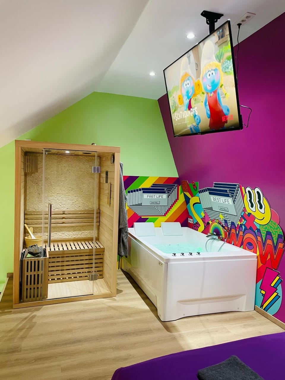 Photo of the whole room