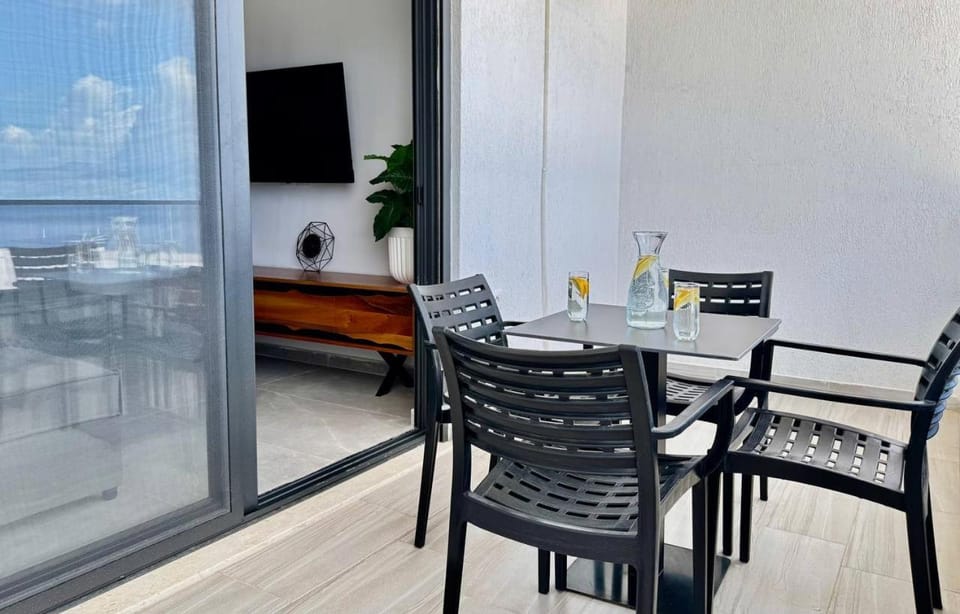 Patio, View (from property/room), Balcony/Terrace, Seating area