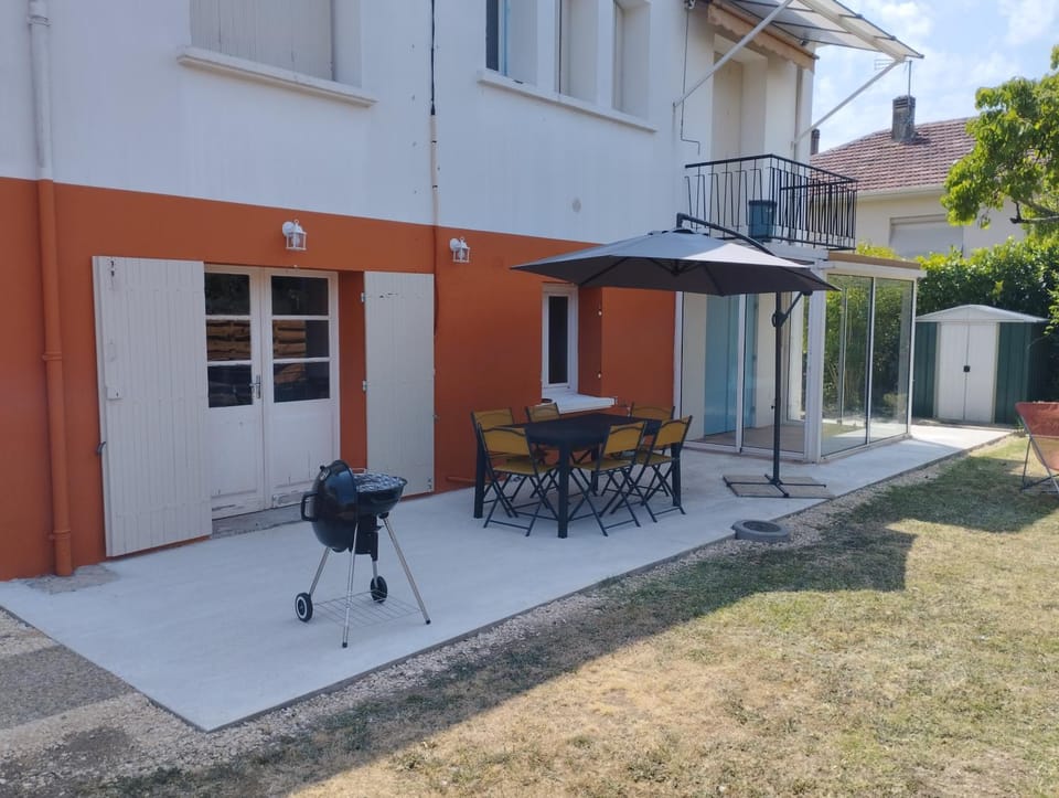 Maison au calme dans Bergerac proche du centre et des services House in Bergerac