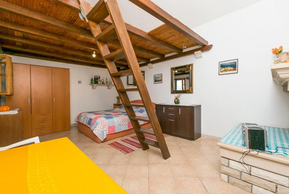 Living room, Bedroom