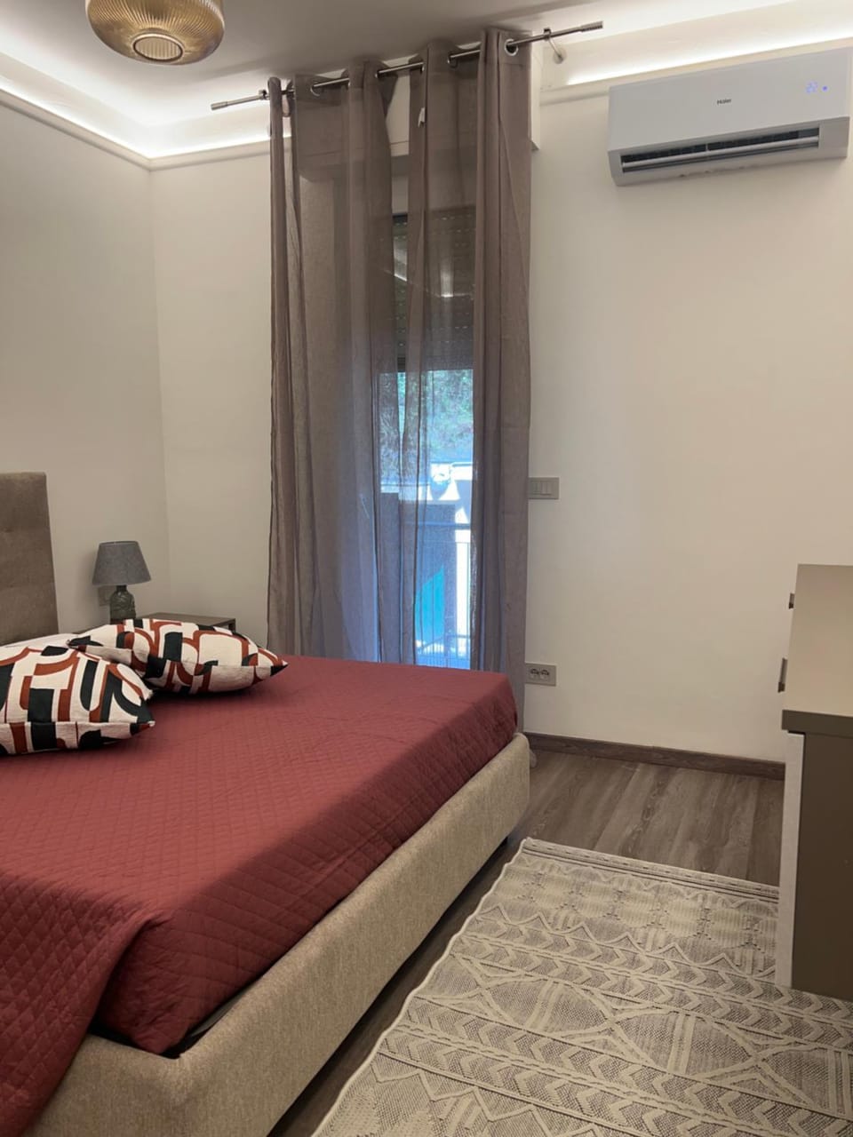 Bed, Photo of the whole room, Bedroom, air conditioner