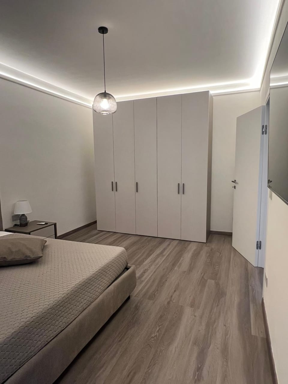 Bed, Photo of the whole room, Bedroom, wardrobe