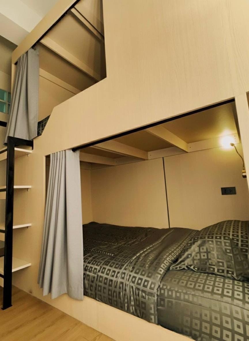 Holy Hostel Sathorn Apartment in Bangkok