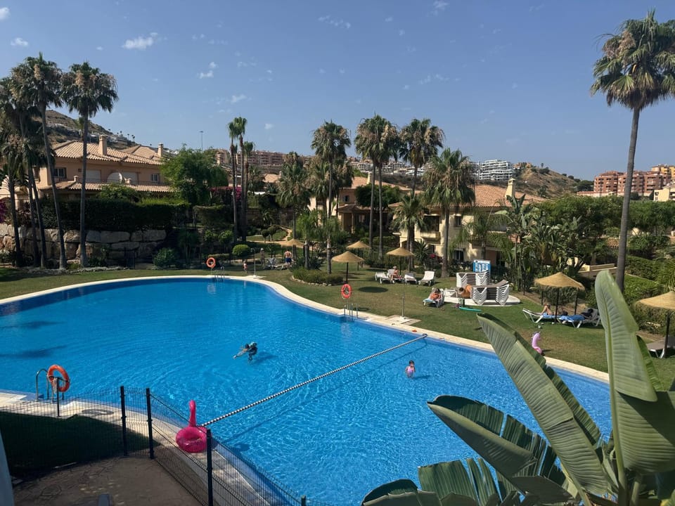 Day, Swimming pool, Swimming pool, sunbed