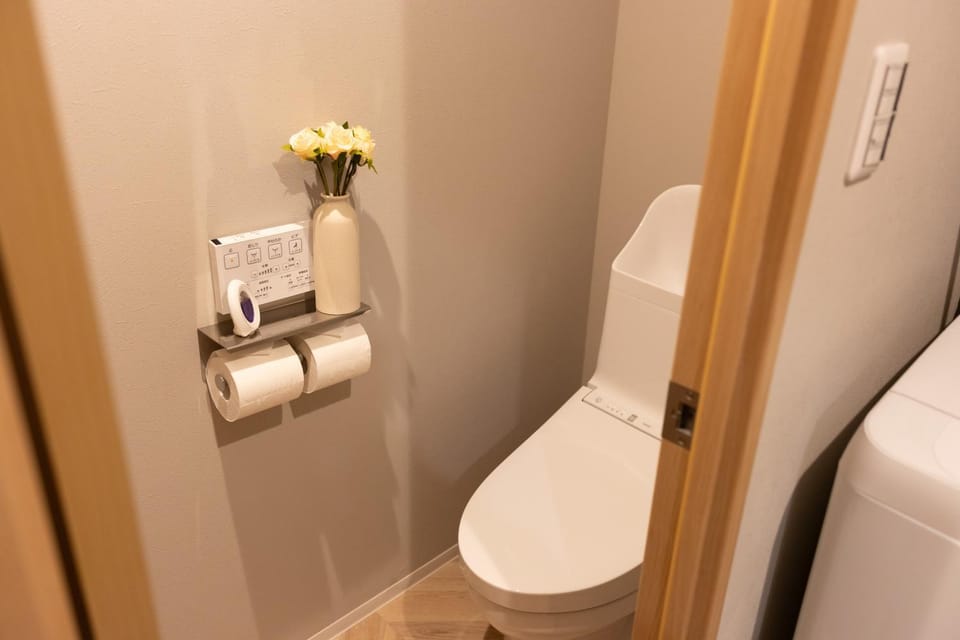 Apartment Only 2 Stops to Shinjuku Includes Baby Essentials & Luggage Hold Apartment in Shinjuku