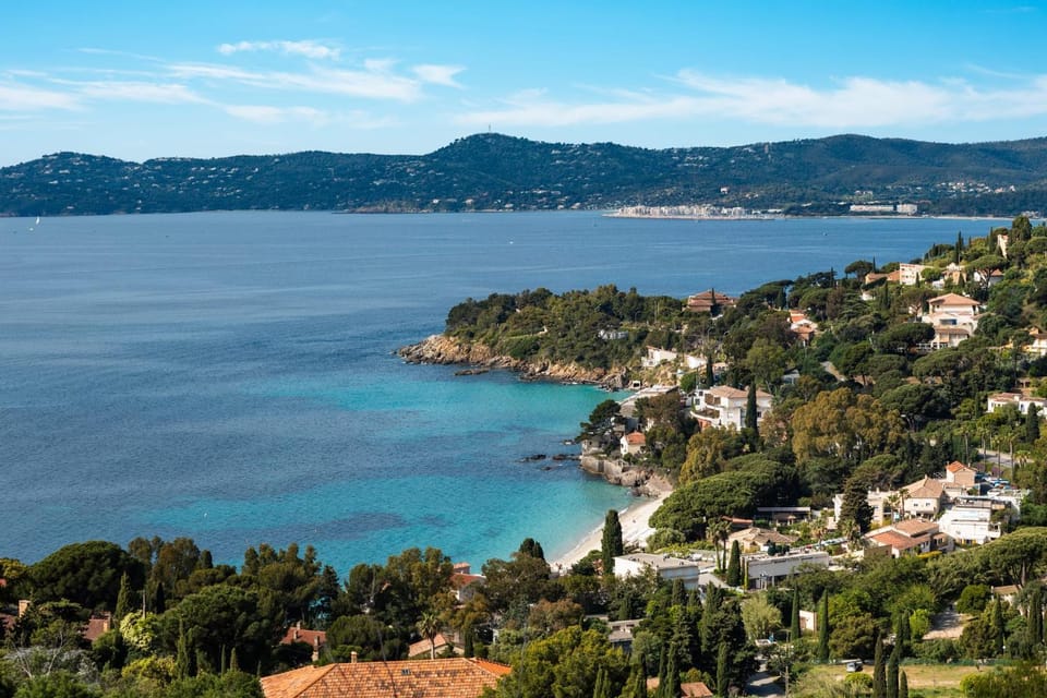Bright apartment with terrace and sea view Le Lavandou Apartment in Le Lavandou