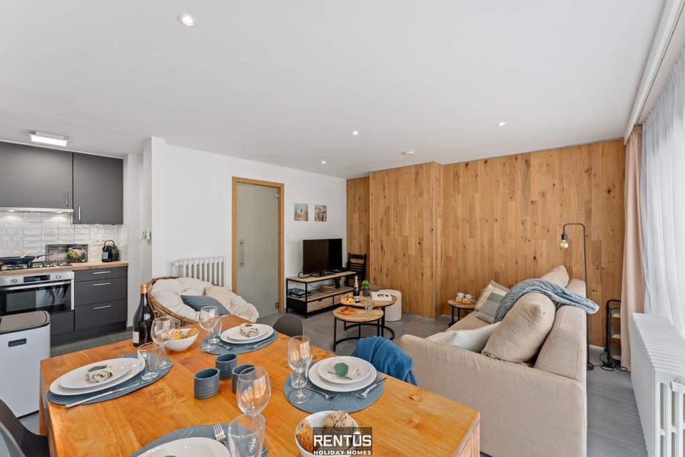 TV and multimedia, Kitchen or kitchenette, Seating area, Dining area