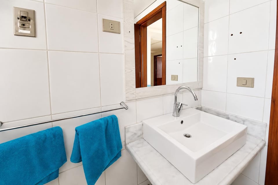 Bathroom, towels