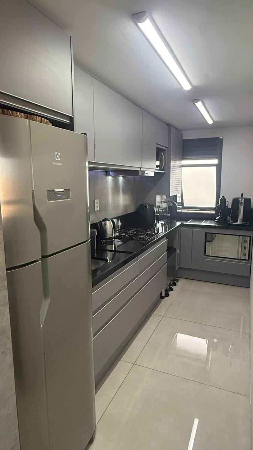 Kitchen or kitchenette, minibar, oven, stove, toaster, kitchen