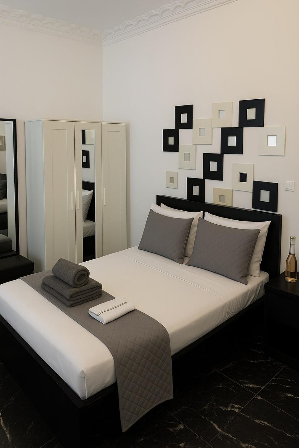 Bedroom, towels, wardrobe