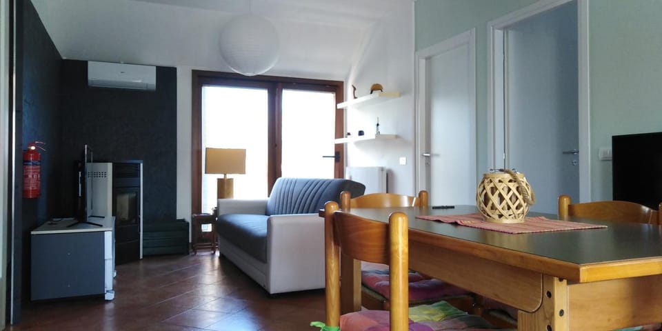 Living room, Dining area, air conditioner