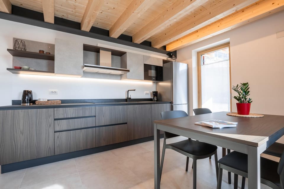 Kitchen or kitchenette, Dining area, oven, stove, toaster