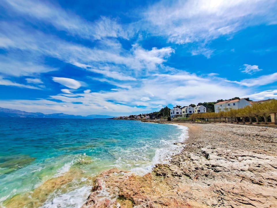 Beach, Location