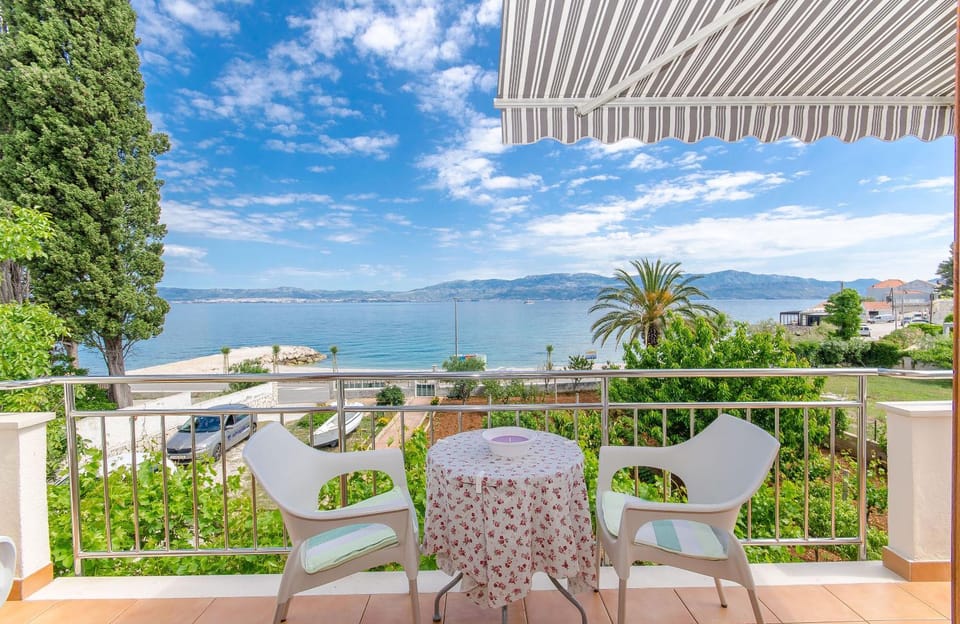 View (from property/room), Balcony/Terrace, Sea view