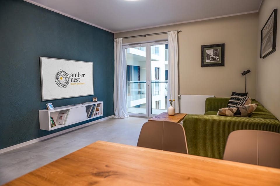 Communal lounge/ TV room, TV and multimedia, View (from property/room), Living room, Seating area, Dining area, Time of day