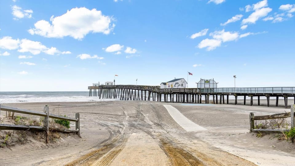 Cozy 1BR w Ocean Views & Parking - OCNJ House in Ocean City