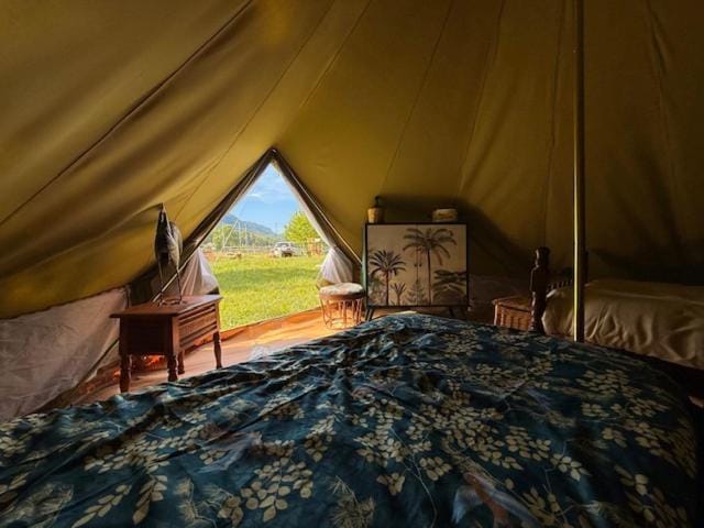 Camping Les Bords de Lyonne Campground/ 
RV Resort in Provence-Alpes-Côte d'Azur