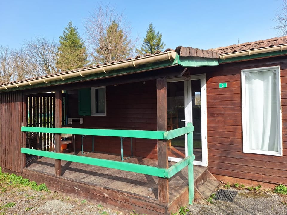 Camping Onlycamp Les Bords de Lyonne Campground/ 
RV Resort in Provence-Alpes-Côte d'Azur