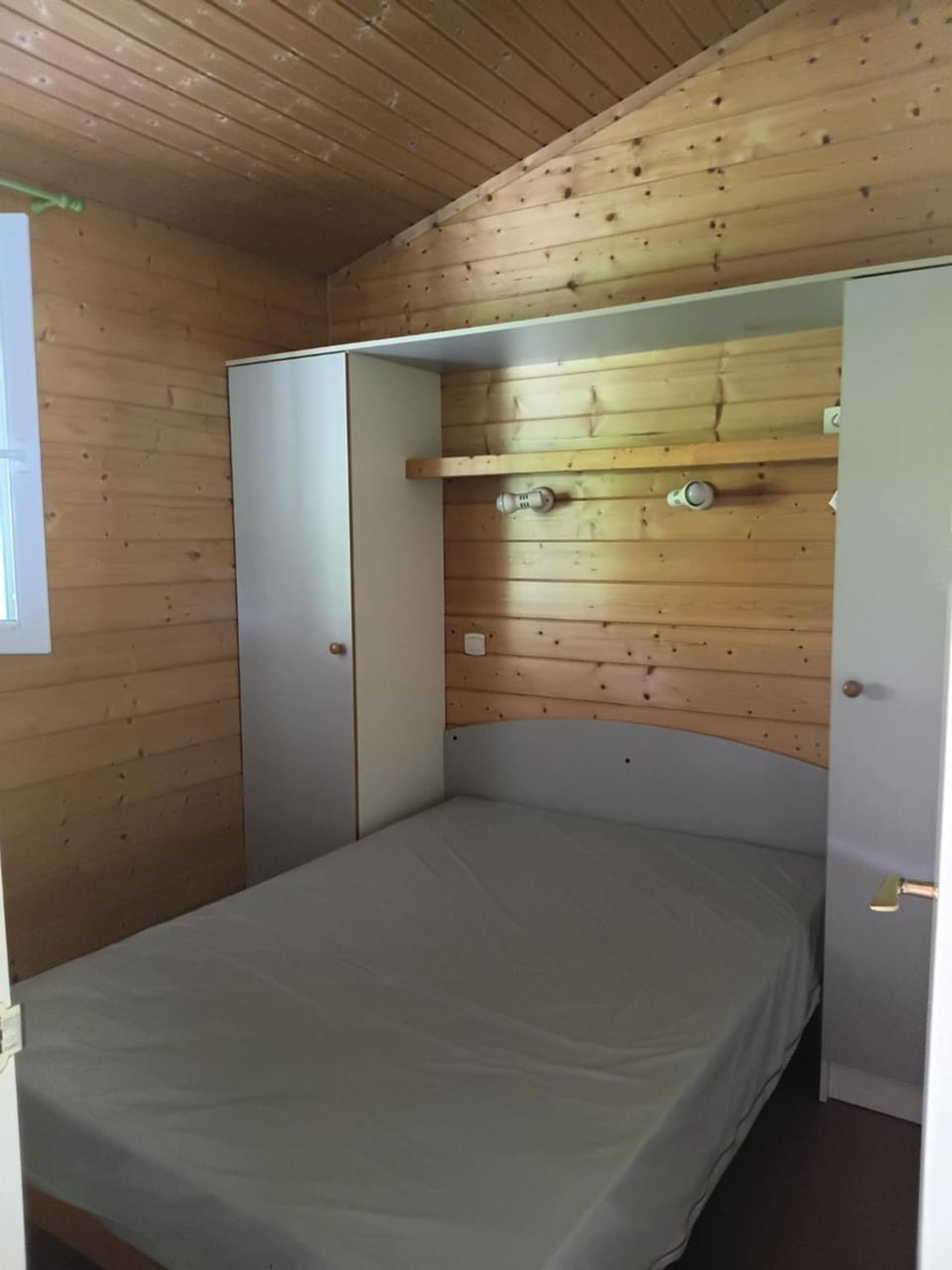 Camping Onlycamp Les Bords de Lyonne Campground/ 
RV Resort in Provence-Alpes-Côte d'Azur