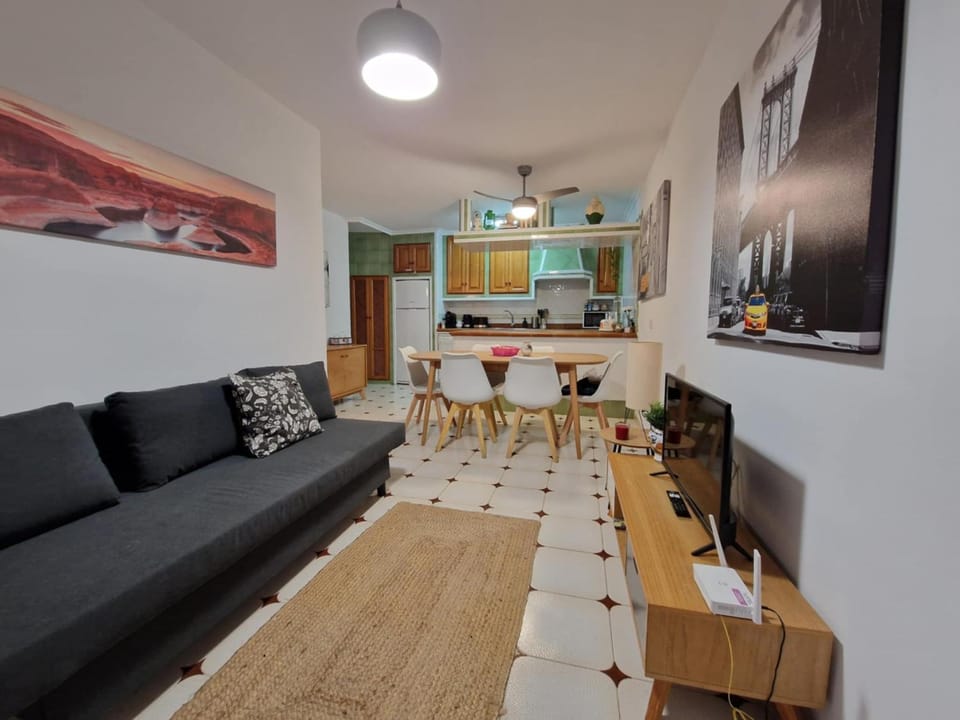 Kitchen or kitchenette, Living room