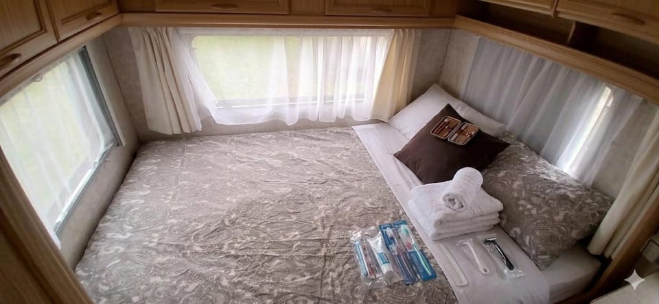 Caravan Romsicht Sneek, rustig gelegen Luxury tent in Friesland, Netherlands