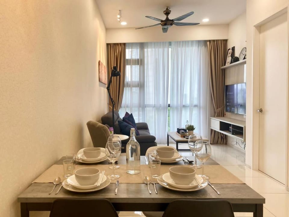 TV and multimedia, Living room, Dining area