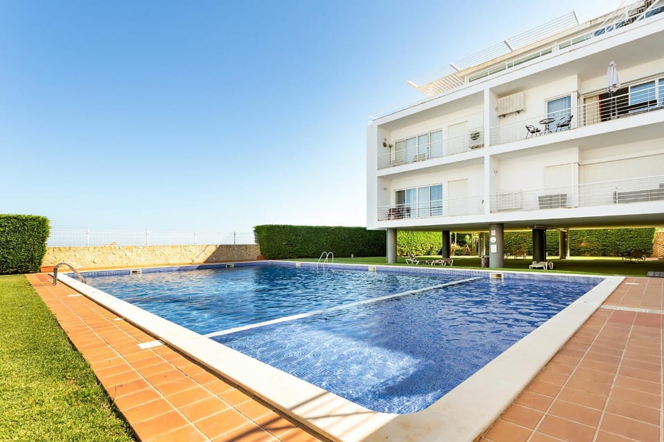 Pool view, Swimming pool, sunbed