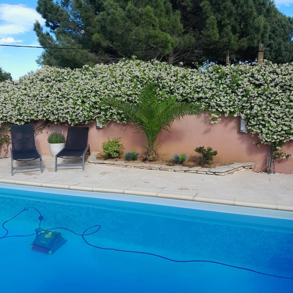 Charmante villa tout confort,sans vis a vis avec piscine Villa in Béziers