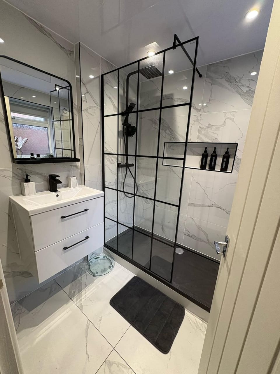 Shower, Bathroom, towels