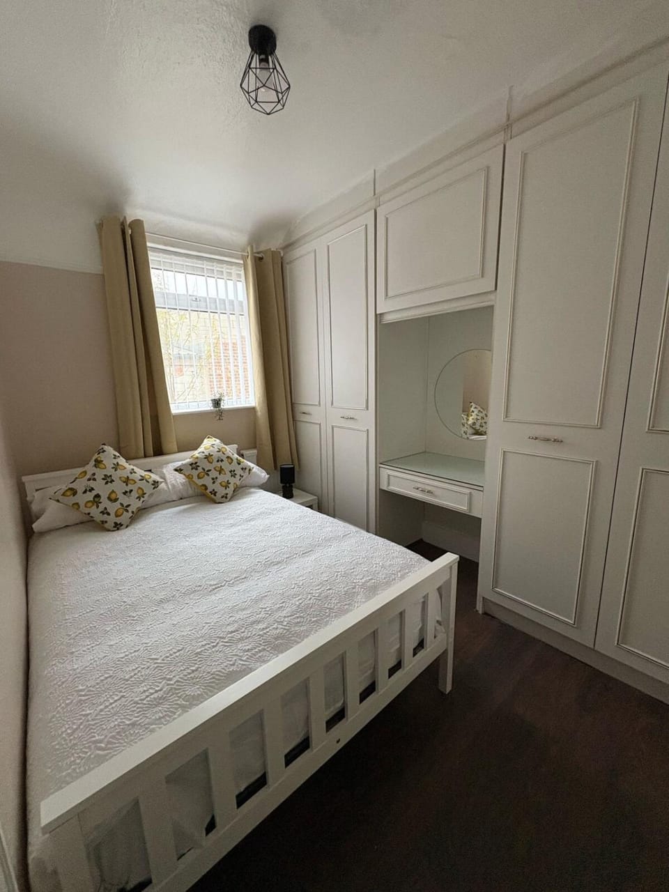 Bed, Photo of the whole room, Bedroom, wardrobe