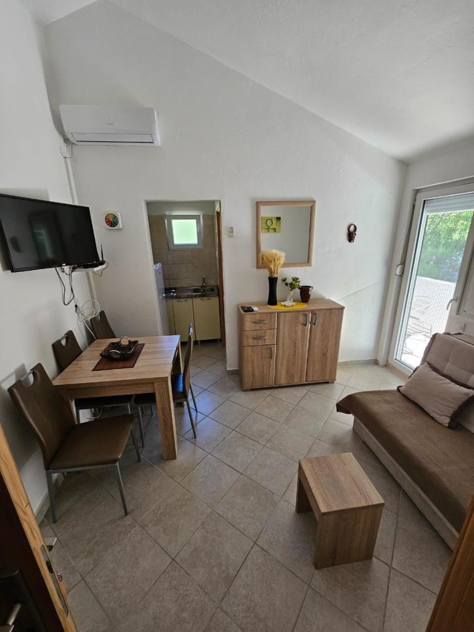Vila Lučica apartman 2 pogled planina Apartment in Budva Municipality