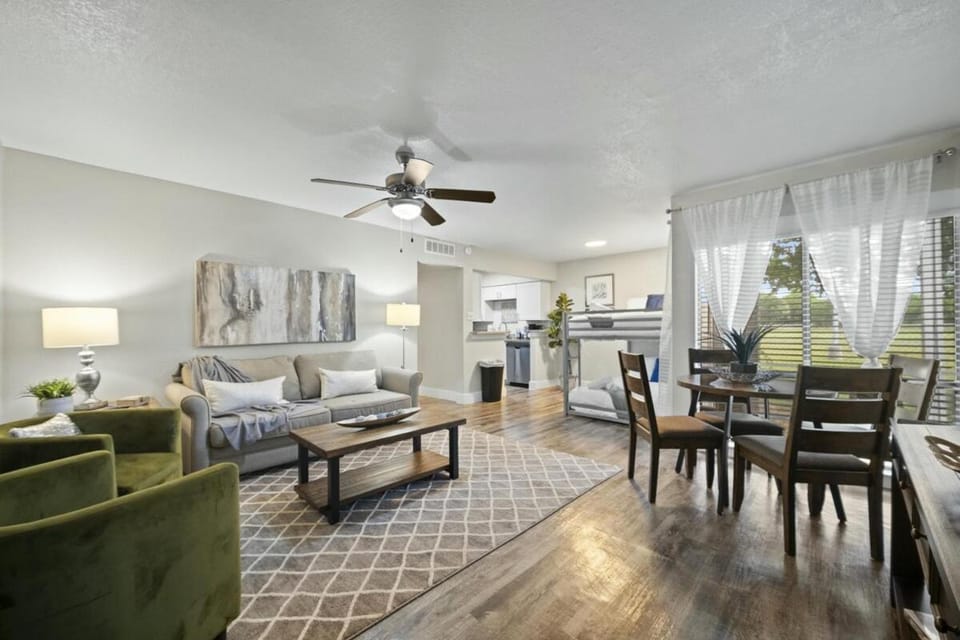 Kitchen or kitchenette, Living room, Photo of the whole room, Seating area, Dining area