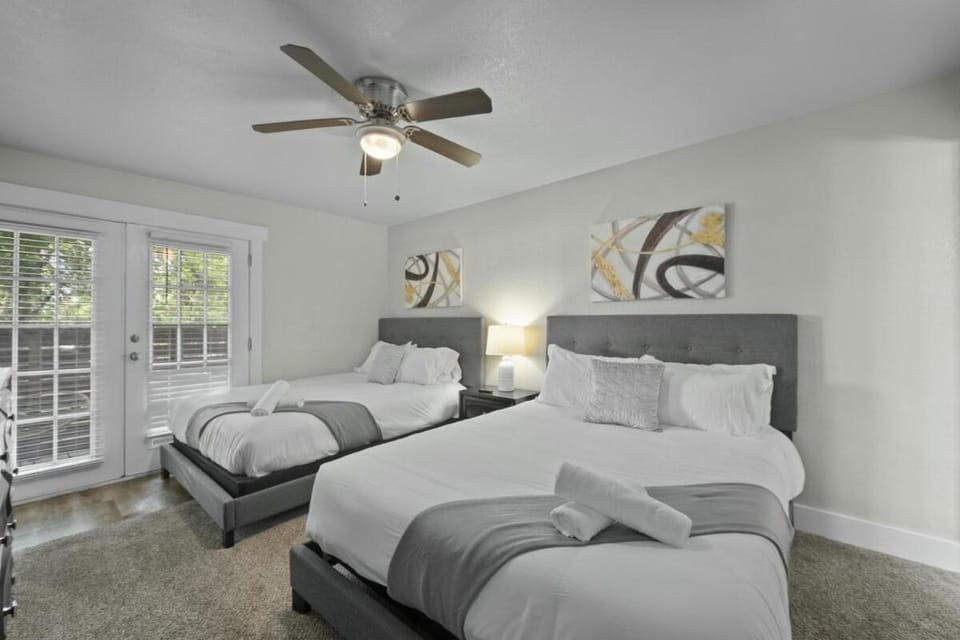 Spacious and Stylish Apartment right near ATT Stadium Apartment in Arlington