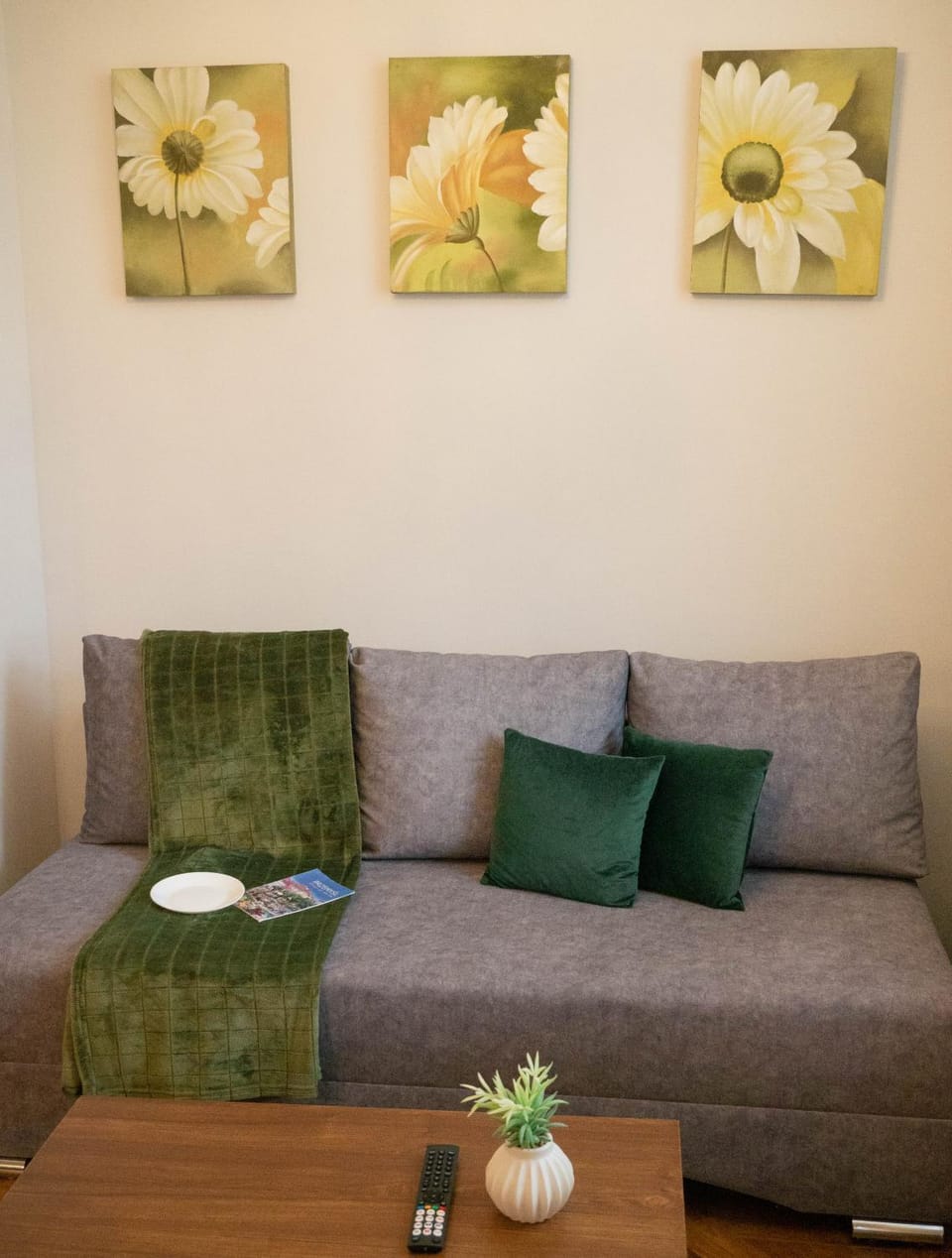 Living room, Decorative detail, Seating area