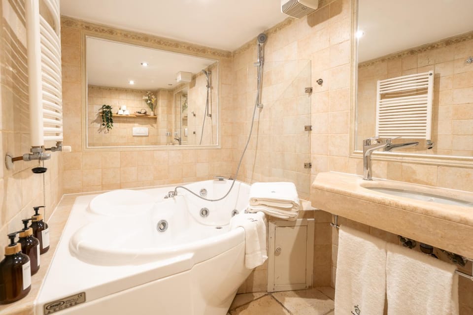 Shower, Bathroom, Bath, towels