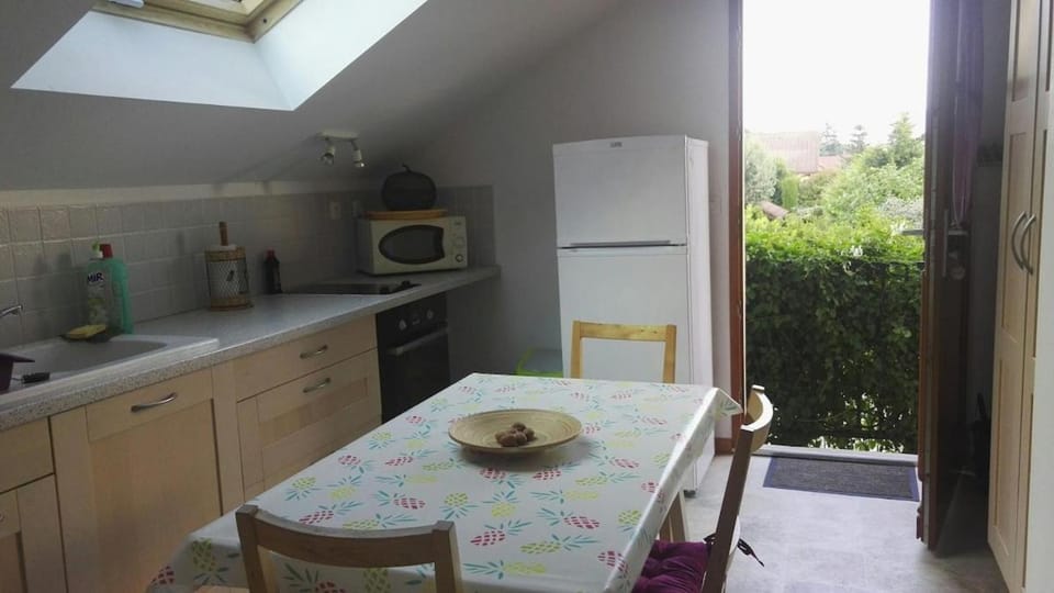 Appartement dans maison au pied des montagnes Apartment in Auvergne-Rhône-Alpes
