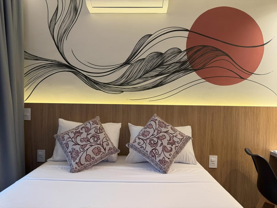 Bed, Photo of the whole room, Decorative detail, Bedroom, air conditioner
