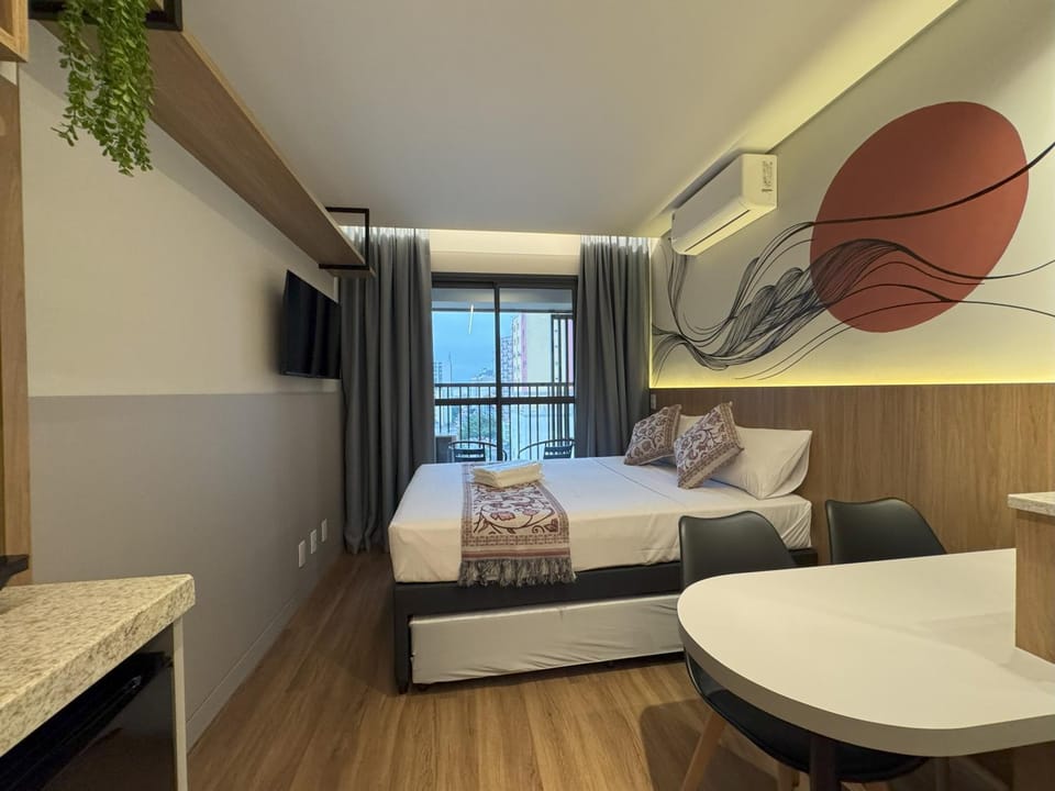 Bed, TV and multimedia, Photo of the whole room, Bedroom, air conditioner