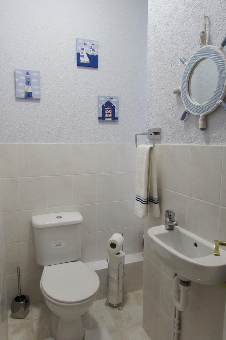 Idyllic Bexhill centre flat above pub Apartment in Bexhill