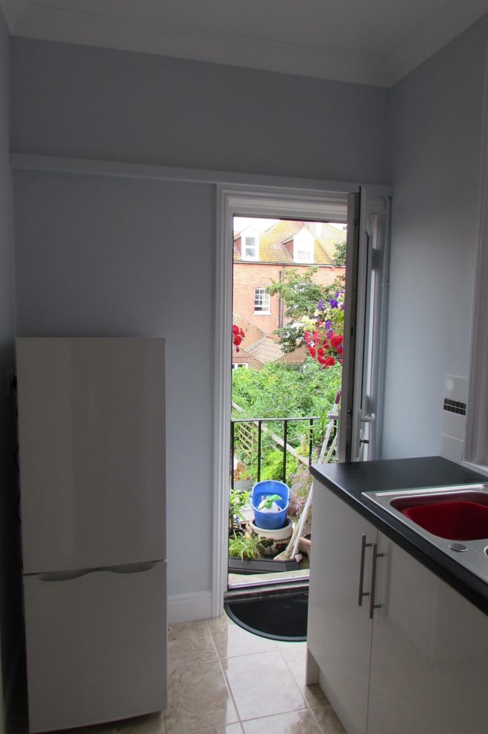 Idyllic Bexhill centre flat above pub Apartment in Bexhill