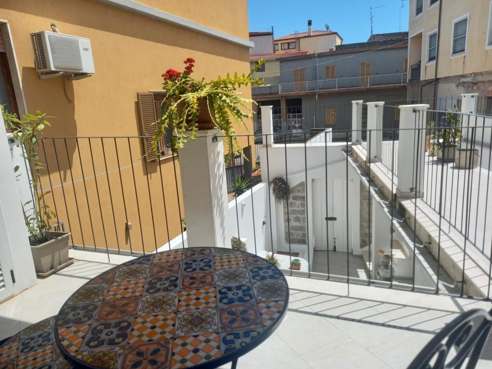 Property building, Balcony/Terrace