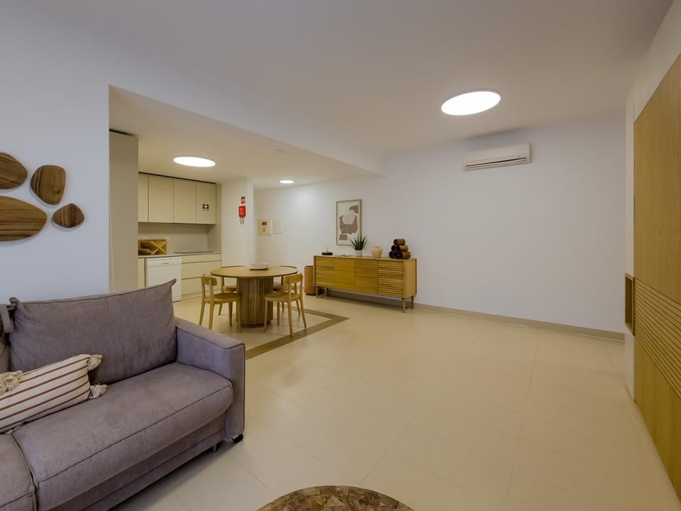 Living room, Dining area