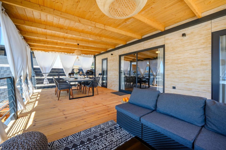 BBQ facilities, Balcony/Terrace, Seating area
